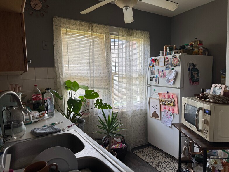 More Photos Of 140 N West St, Crown Point Apartments For Sale