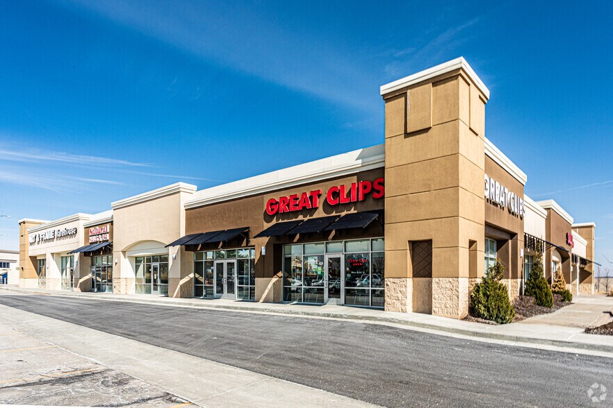 More Photos Of 901-1201 W 136th St, Kansas City Unknown For Lease