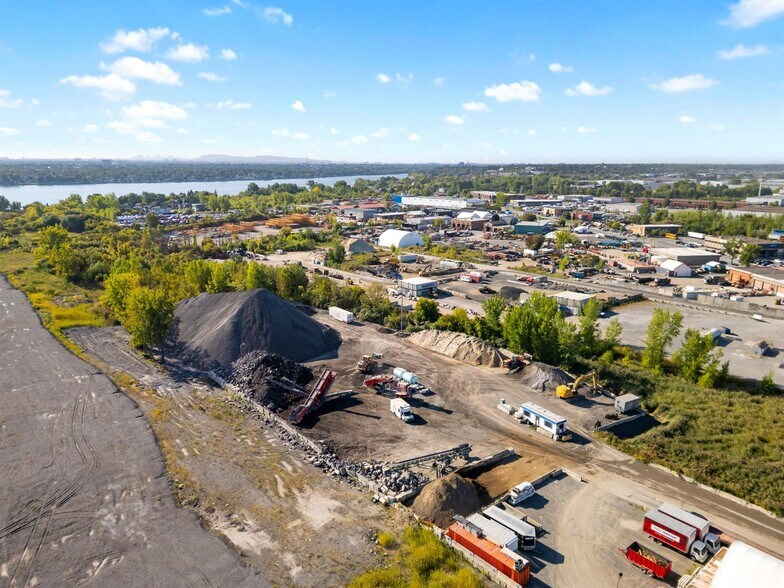 Primary Photo Of 1362 Montée Masson, Laval Land For Lease