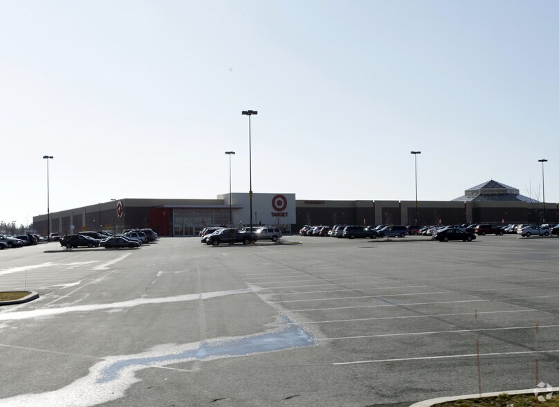 More Photos Of 100-808 Christiana Mall, Newark Unknown For Lease