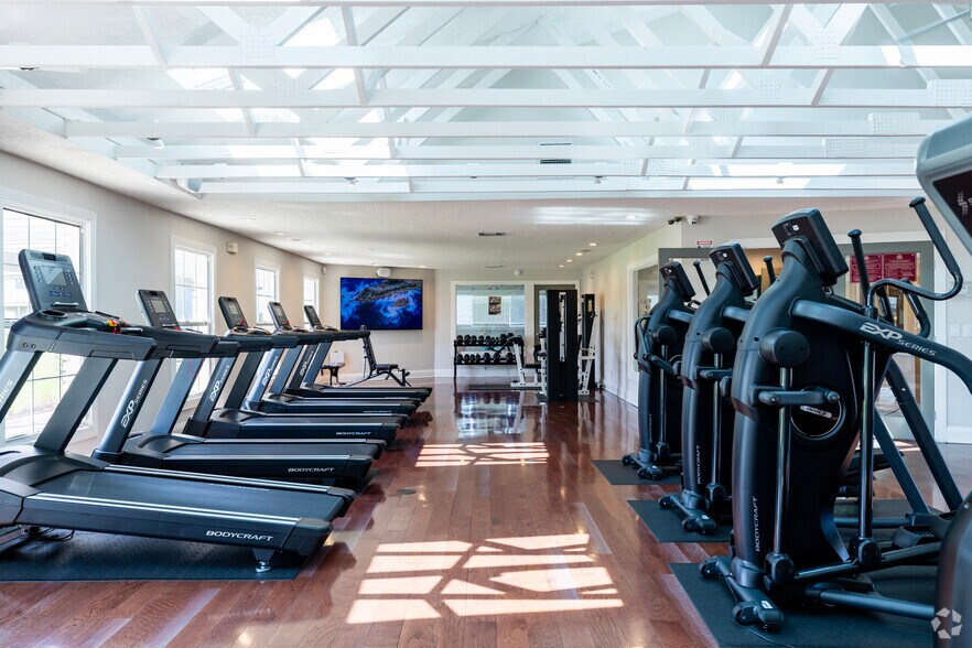 More Photos Of 6900 Concord Dr, Tampa Apartments For Sale