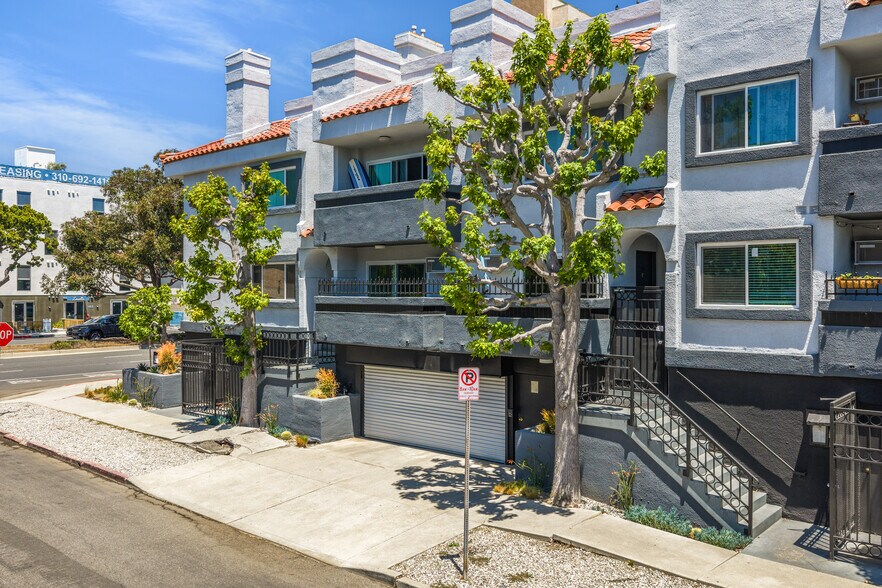 More Photos Of 1500 Venice Blvd, Venice Apartments For Sale