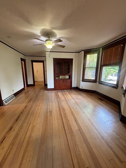 More Photos Of 27 S Whittaker St, New Buffalo Storefront Retail Residential For Lease