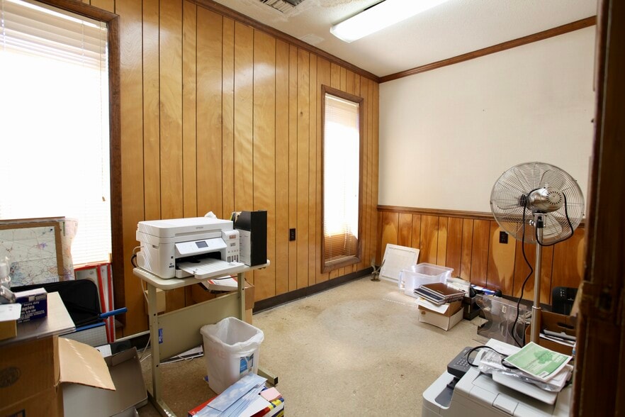 More Photos Of 360 Old Salisbury-concord Rd, Concord Distribution For Sale