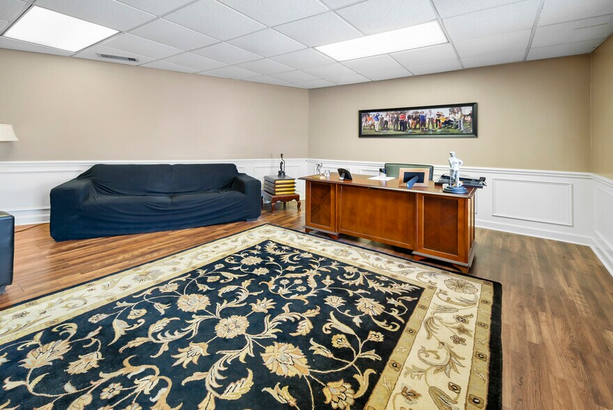 More Photos Of 3237 W Bay St, Savannah Warehouse For Sale