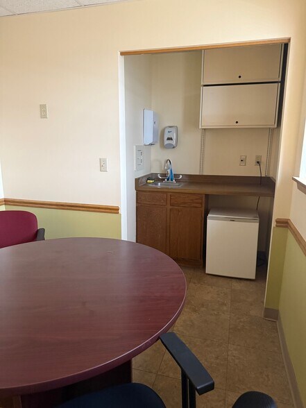 More Photos Of 2535 W Bethany Rd, Sycamore Medical For Lease
