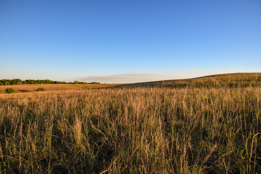 More Photos Of 0000 00000 Hi-View Dr, Manhattan Land For Sale