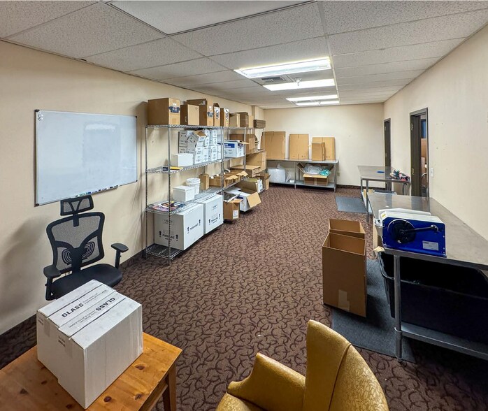 More Photos Of 9255 SE Mcbrod Ave, Portland Warehouse For Lease