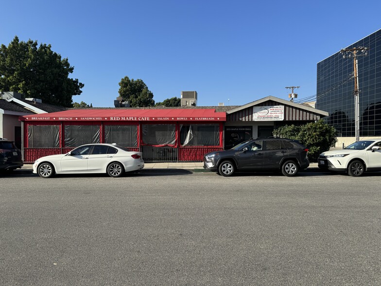 Primary Photo Of 4001 W Riverside Dr, Burbank Restaurant For Lease