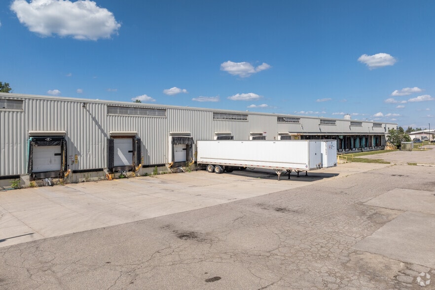 More Photos Of 12001 Farmington Rd, Livonia Warehouse For Lease