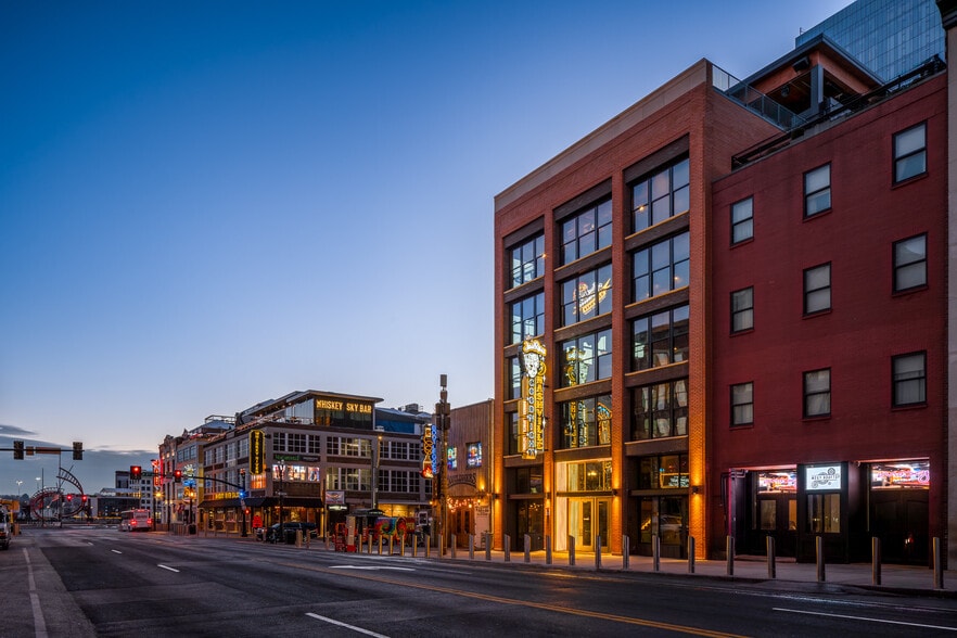More Photos Of 209 Broadway, Nashville Bar For Sale
