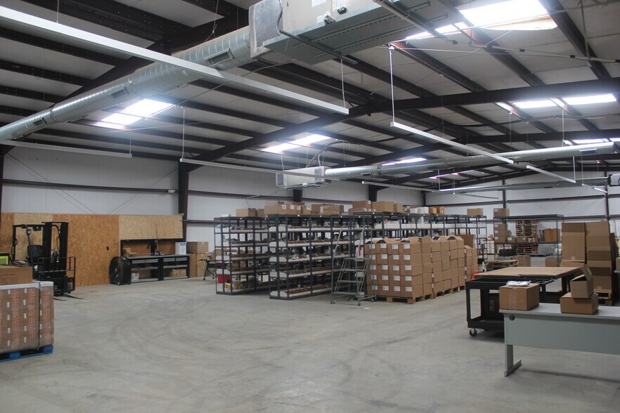More Photos Of 4111 W State Highway 29, Georgetown Warehouse For Sale
