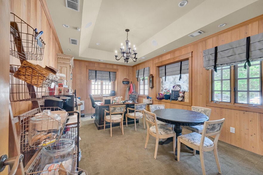 More Photos Of 498 Level Grove Rd, Cornelia Office Residential For Sale