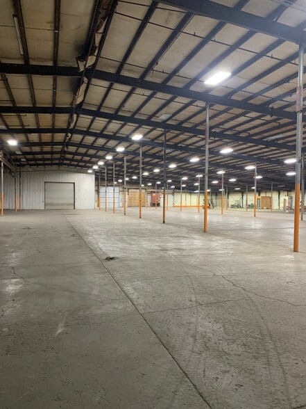 More Photos Of 17074 Lee Hwy, Abingdon Manufacturing For Lease