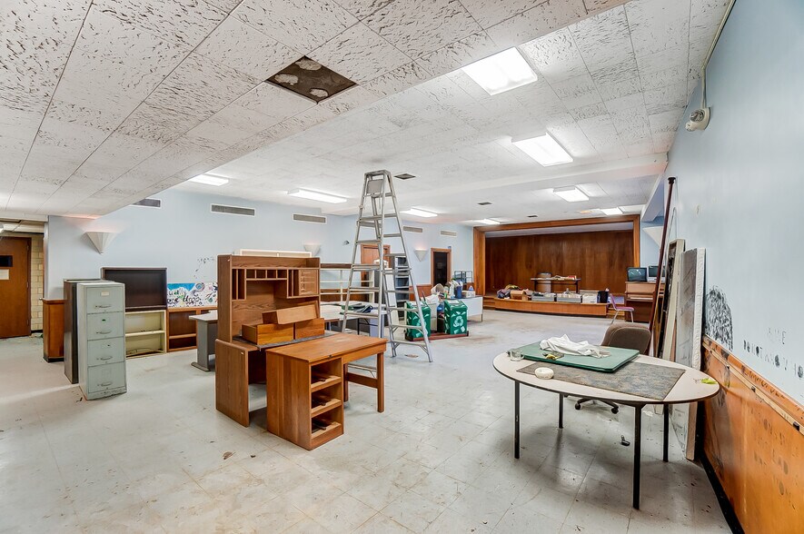 More Photos Of 800 Livermore St, Yellow Springs Research And Development For Sale