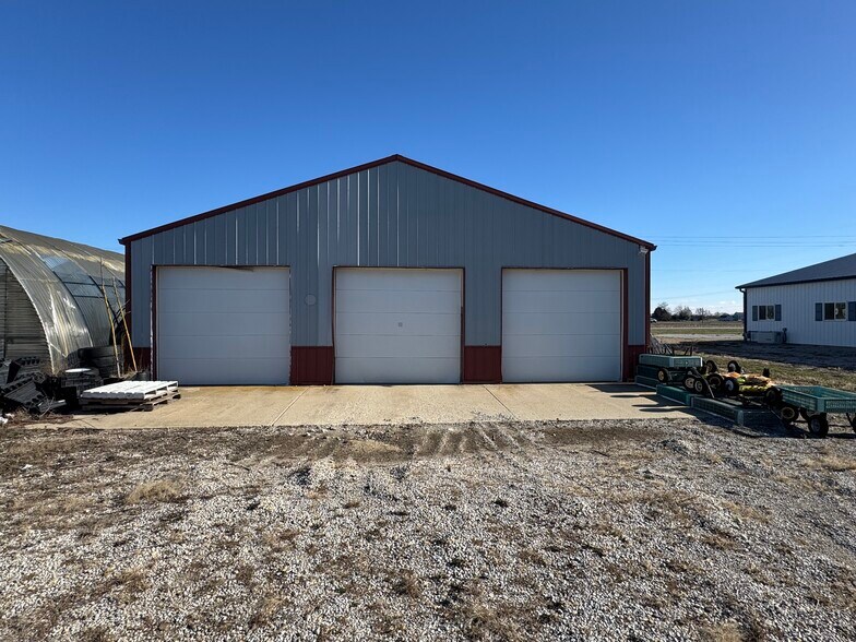 More Photos Of 1709 County Road 2200 E, Saint Joseph Warehouse For Sale