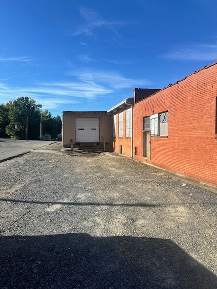 More Photos Of 41 E Salisbury St, Denton Warehouse For Sale