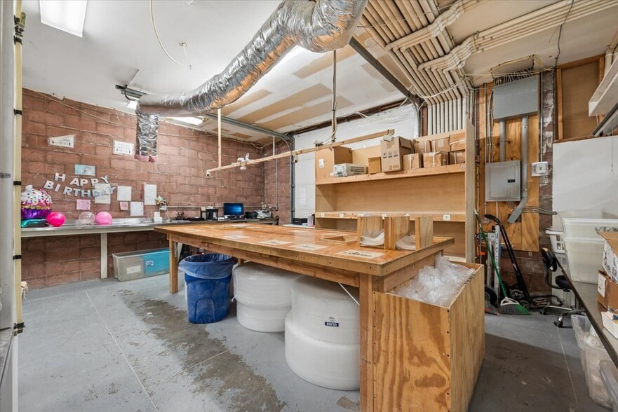 More Photos Of 144 12th St, Piscataway Light Distribution For Lease