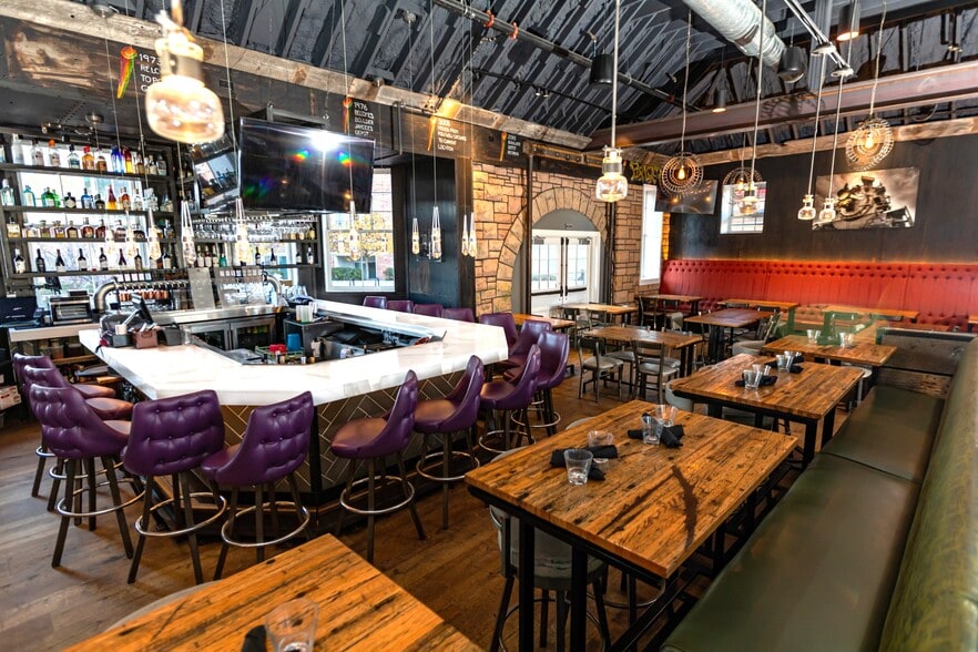 More Photos Of 2366 Junction Pl, Boulder Restaurant For Lease