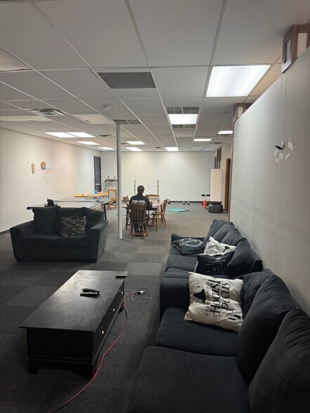 More Photos Of 32717 1st Ave S, Federal Way General Retail For Lease