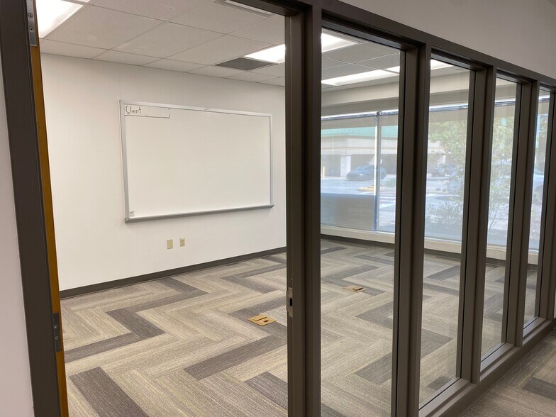 More Photos Of 17401 Lorain Ave, Cleveland Freestanding For Lease