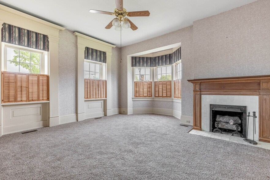 More Photos Of 405 E Spring St, Saint Marys Office Residential For Sale