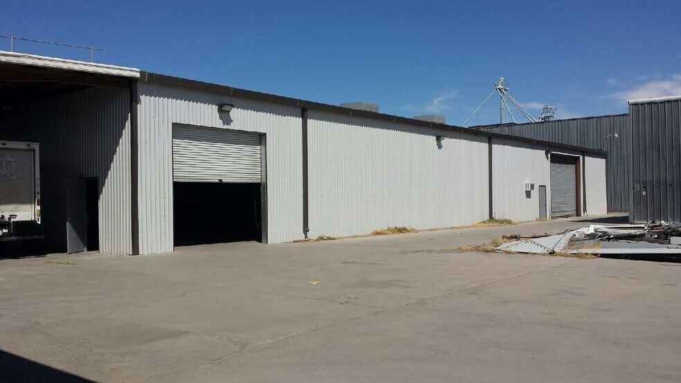 More Photos Of 120 E Ross Ave, El Centro Warehouse For Sale