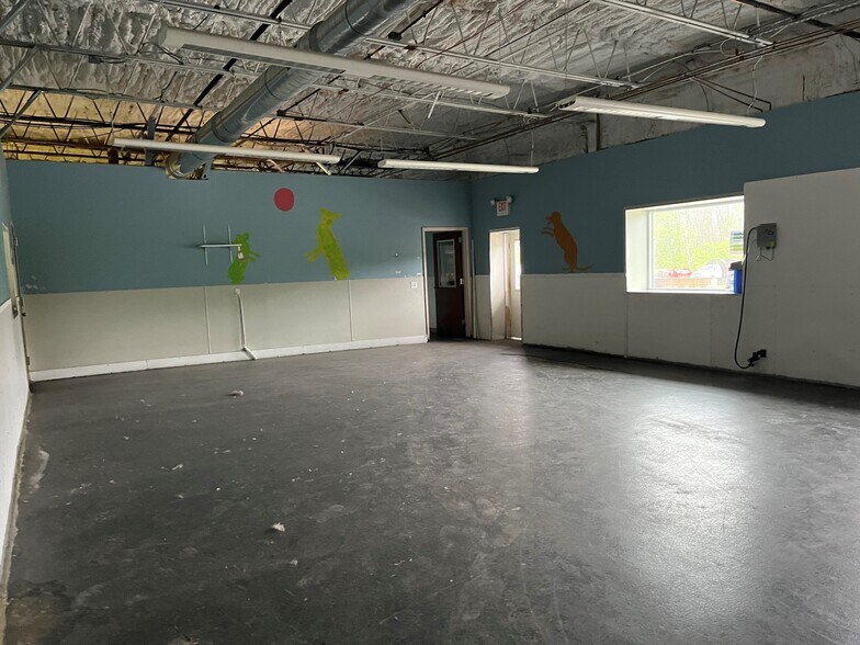 More Photos Of 7661-7671 Beth Bath Pike, Bath Warehouse For Lease