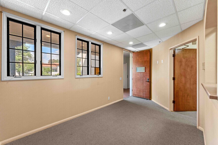 More Photos Of 504 W Pueblo St, Santa Barbara Medical For Sale