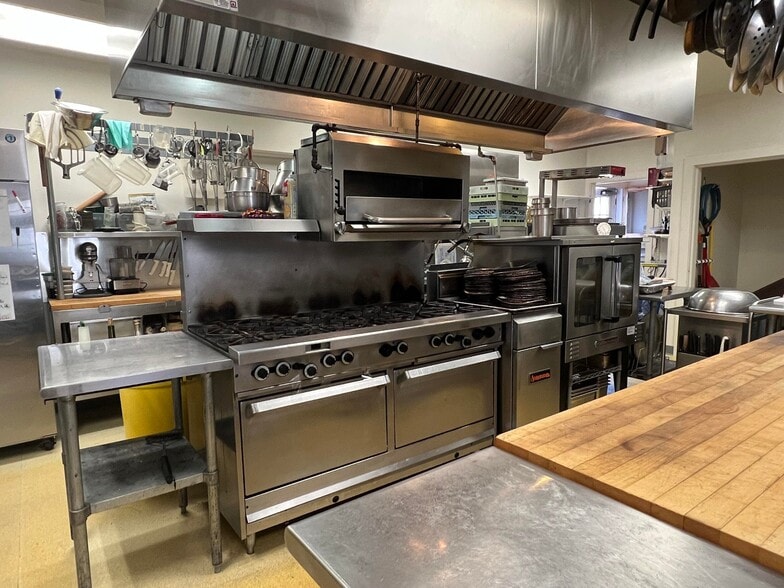 More Photos Of 33 Tenney Hl, Blue Hill Restaurant For Sale