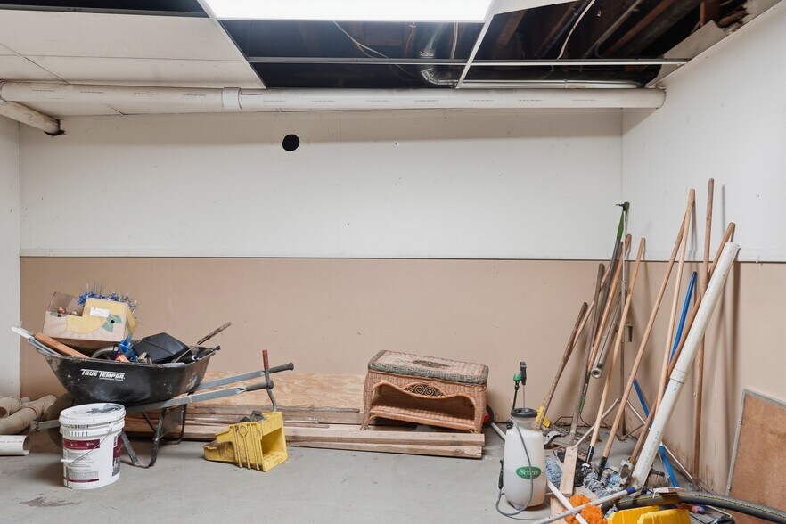 More Photos Of 1142-1148 Broadway, Camden Flex For Sale