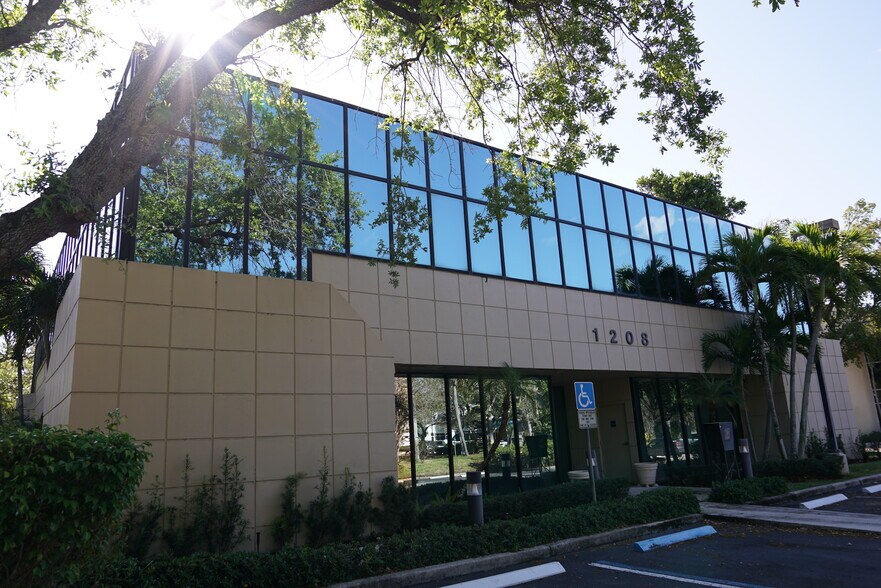 More Photos Of 1208 W Newport Center Dr, Deerfield Beach Medical For Sale