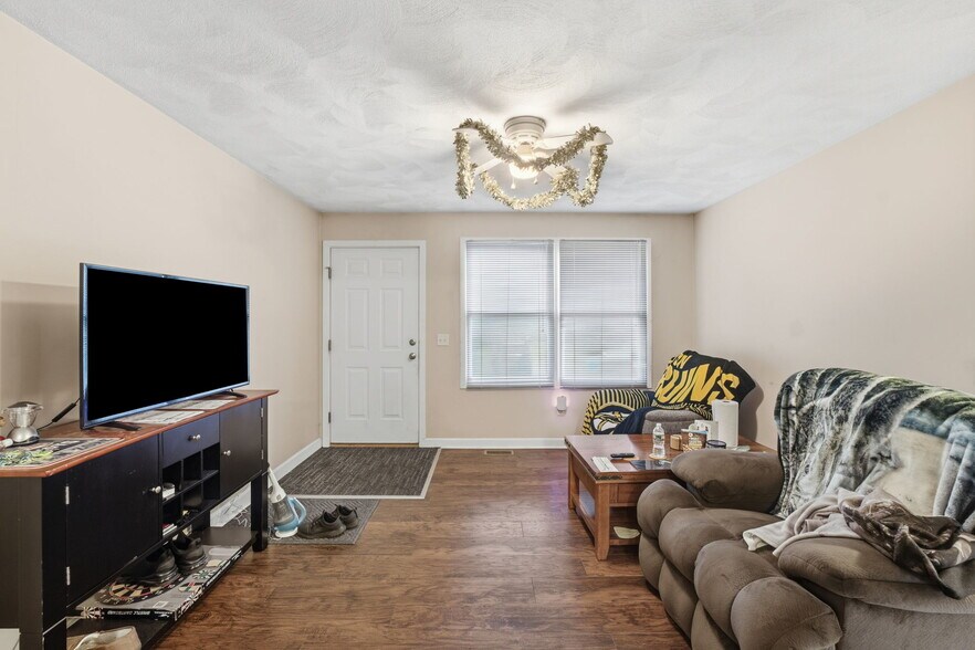 More Photos Of 248 Church St, Pascoag Apartments For Sale