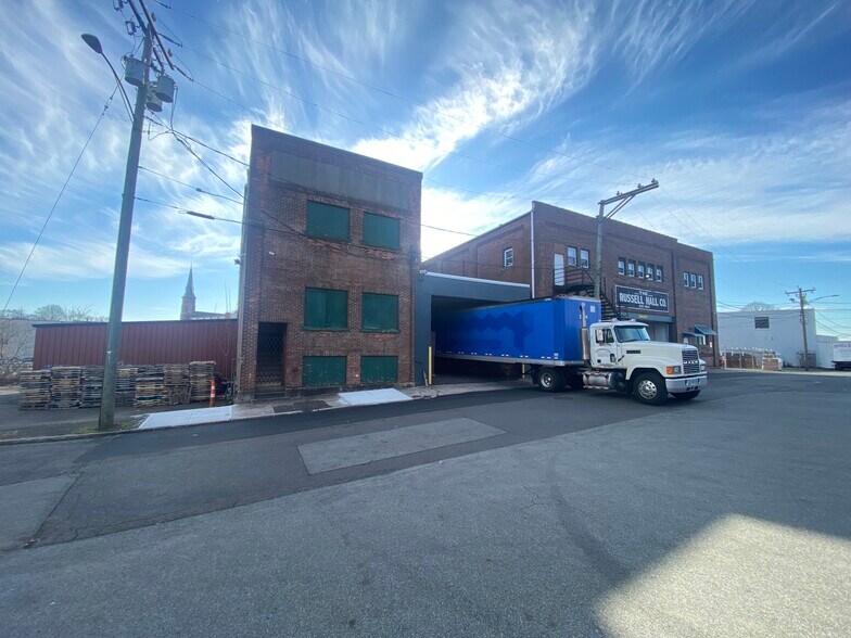 More Photos Of 480 Pratt Street Ext, Meriden Distribution For Lease