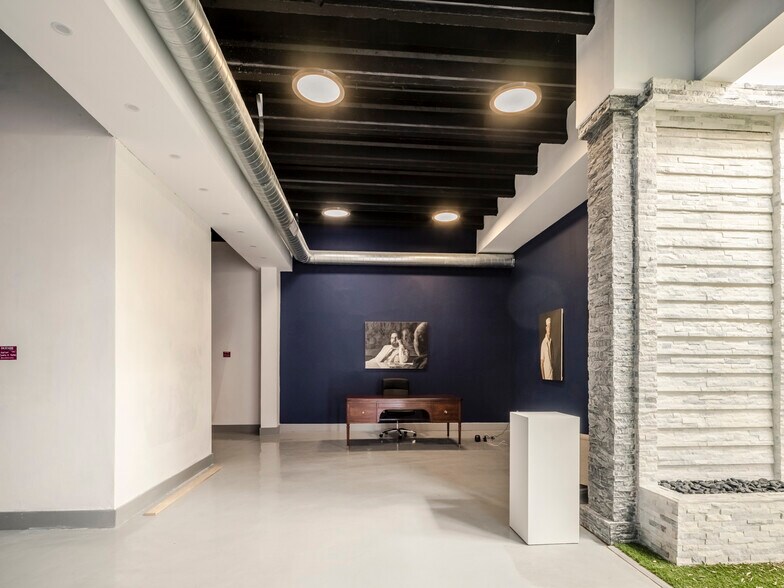 More Photos Of 195 NW 40th St, Miami General Retail For Lease