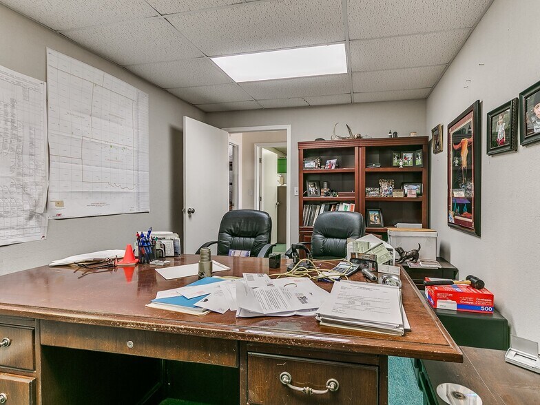 More Photos Of 219 N 6th St, Kingfisher Office For Sale