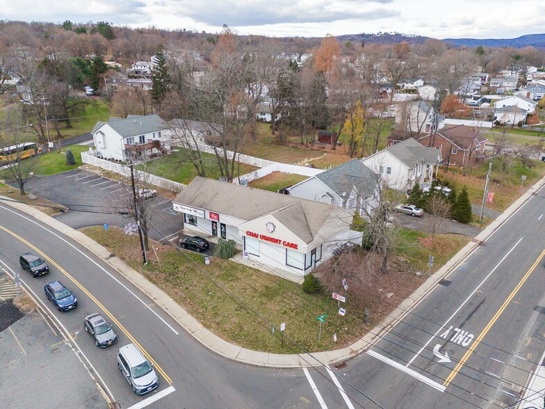 More Photos Of 2 Suffern Ln, Garnerville General Retail For Lease