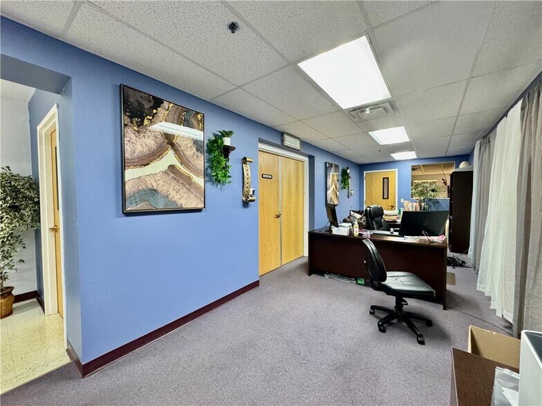 More Photos Of 8701 Sni-A-Bar Rd, Kansas City Religious Facility For Sale