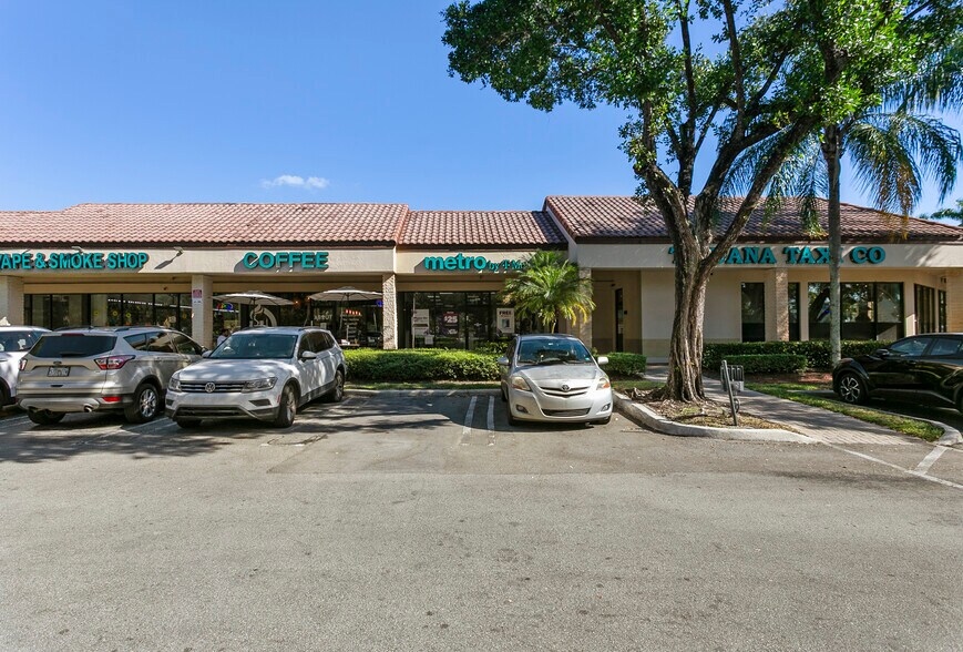 More Photos Of 901-1001 N University Dr, Coral Springs General Retail For Lease