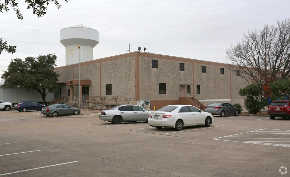 More Photos Of 815 S Coppell Rd, Coppell Distribution For Lease