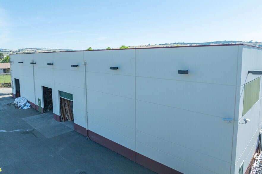 More Photos Of 4821 Golden Foothill Pky, El Dorado Hills Light Distribution For Lease