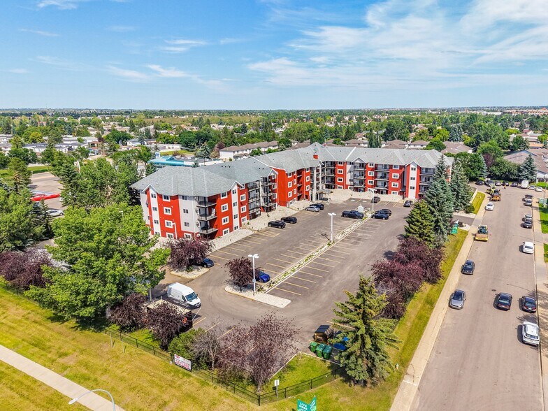 More Photos Of 12618 152 Av NW, Edmonton Daycare Center For Lease