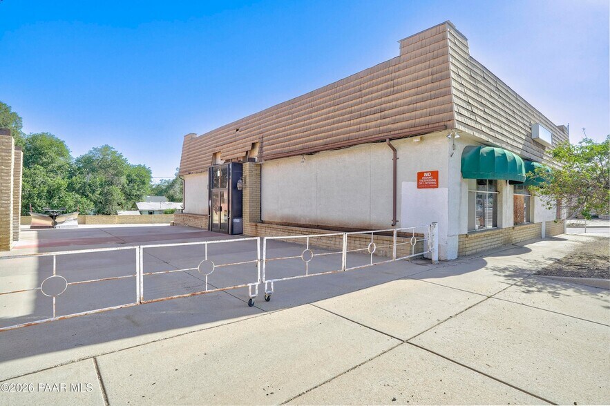 Primary Photo Of 620 E Gurley St, Prescott Restaurant For Sale
