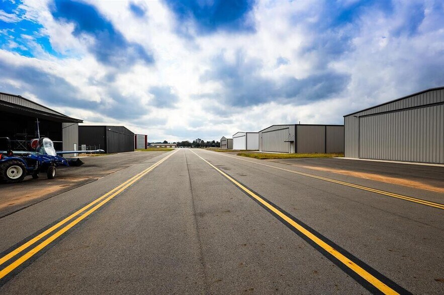 More Photos Of 139 SKYWAY SPUR Spur, Longview Specialty For Sale