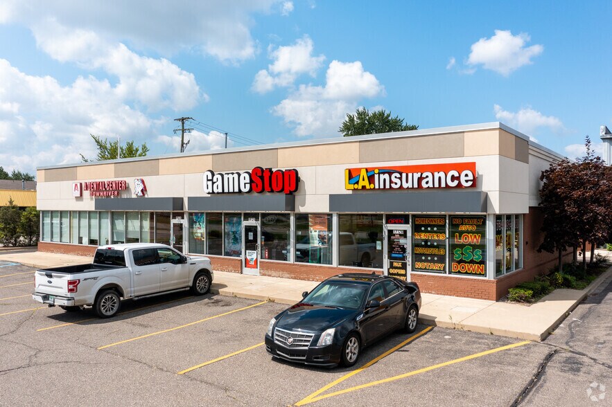 More Photos Of 17032-17094 Fort St, Riverview Unknown For Lease