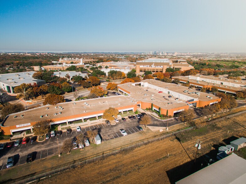 More Photos Of 3019 Alvin Devane Blvd, Austin Unknown For Lease