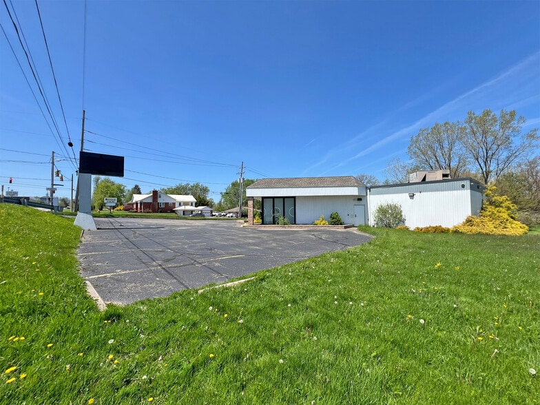 More Photos Of 2178 W 38th St, Erie Storefront Retail Office For Sale