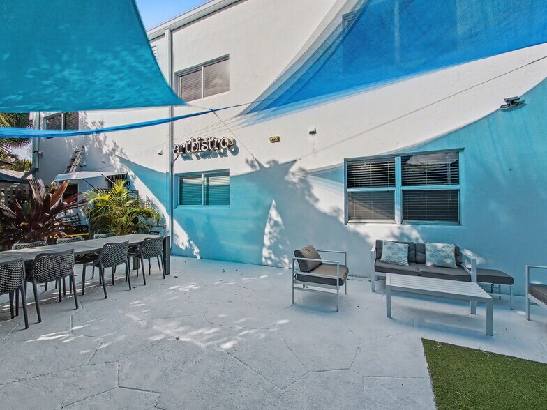 More Photos Of 112 Claremont Ln, Palm Beach Shores Apartments For Sale