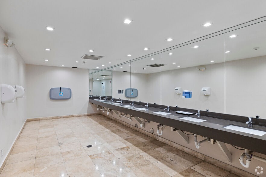 More Photos Of 2500 NW 79th Ave, Doral Office For Lease
