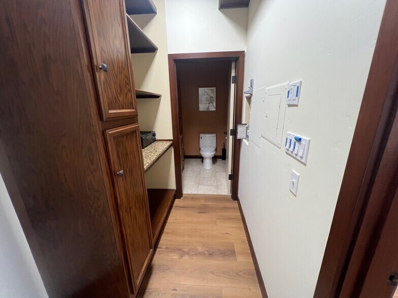 More Photos Of 1540 S Coast Hwy, Laguna Beach Office For Lease